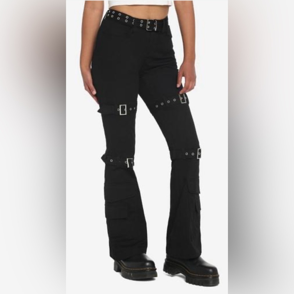 Hot Topic Black grommet belt straight leg black pants new without tags